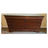 Broyhill Maison Lenoir Chest-of-Drawers/Dresser
