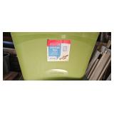 Rubbermaid 18 Gal Storage Totes