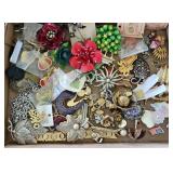 Vintage Costume Jewelry Pins Brooches Lot