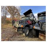 2006 MACK CV700 TRI-AXLE DUMP