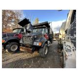 2006 MACK CV700 TRI-AXLE DUMP