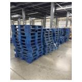 Heavy duty plastic pallets