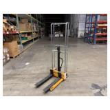 Global Industrial Manual Stacker 880-Lb Capacity