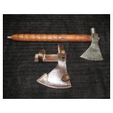 UNUSED DAMASCUS STEEL TOMAHAWK HATCHET