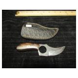 UNUSED DAMASCUS STEEL HUNTING KNIFE