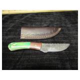 UNUSED DAMASCUS STEEL HUNTING KNIFE W/SHEATH