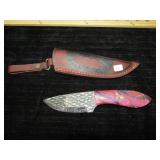 UNUSED DAMASCUS STEEL HUNTING KNIFE