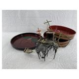A lot with several Asian laquered platters and sus