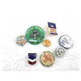 Small lot of buttons, many are Alaskan and from Se