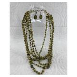 Lovely matched set of jewelry: Multi-tiered polish