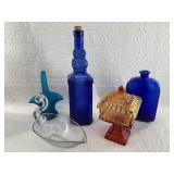 Lot with a vintage amber glass lidded, footed cand
