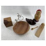 Lot with  folk art, wood box, etc.