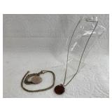 Lot with 2 statement necklaces with large natural