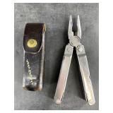 Leatherman Supertool in correct leather sheath
