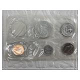 1970 P Unc. Coin set with 90% silver Kennedy half