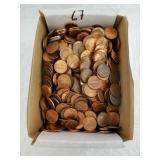 Box of assorted US Lincoln cents, good for coin hu