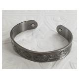 Tlingit bangle "Salmon" by Paul Windsor