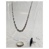 Lot with sterling silver jewelry: 2 rings sizes 7