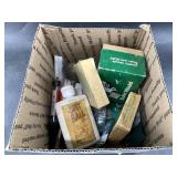 Mixed lot with vintage adaptor grips, bullet mold,