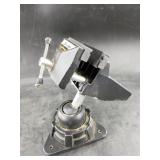 Articulating bench vise