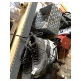 Large lot with a pair of Icebug pleated shoes size