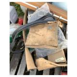 Mixed lot with automotive gaskets, window weather