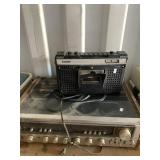 Lot with a vintage Kenwood model KR-9400 receiver