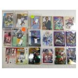 Box lot of NFL cards: various sets and players: Ch
