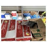 Large lot with kitchen dï¿½cor, some hi-visibility w