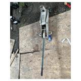 Floor jack by AC DELCO, 2 ton with operating bar i