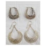 2 Pairs of sterling silver earrings 19.5 grams tot