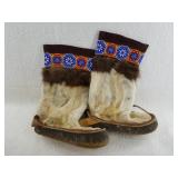 Fabulous hand made pair of traditional Native Alas