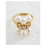 10kt Gold, diamond and pearls ring, size 7, total