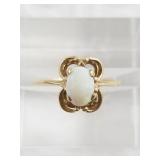 10kt Gold and opal ring size 6 1/2, total weight o