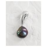 Sterling silver  and black pearl pendant new in pa