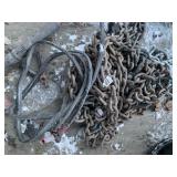 Lot with assorted chains and jumper cables