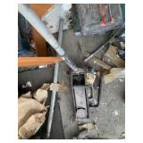 Light weight floor jack in good working order