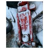 Lot with heavy duty floor jack missing handle bar