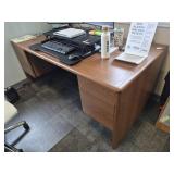 Five drawer office desk in great condition (desk o
