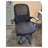 High quality, adjustable, rolling and swivel offic