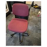 Adjustable rolling and swivel office chair, in gre