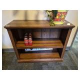 Adorable small bookshelf in near perfect condition