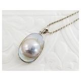 Sterling silver necklace with mother of pearl pend