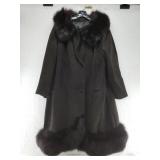 Beautiful suede leather ladies 3/4 length coat wit