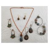 Small lot of fashion jewelry