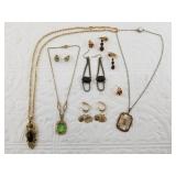 Large lot of Jewelry: with beautiful antique mothe