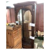 Glass display case, 4 shelves 37' long x 16.25' de