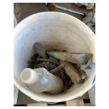 Small bucket of lead with a lead bar, and a variet