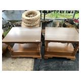 Pair of night stands 27.25' x 20.25' x 23.5'