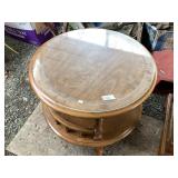 Black top round side table, 2 levels, diam. 26.75'